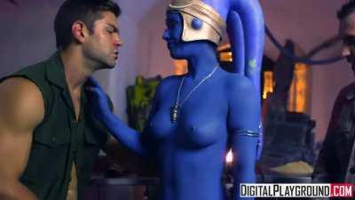 Twi’lek Slave Girl Taking Two Cocks in Star Wars XXX Parody