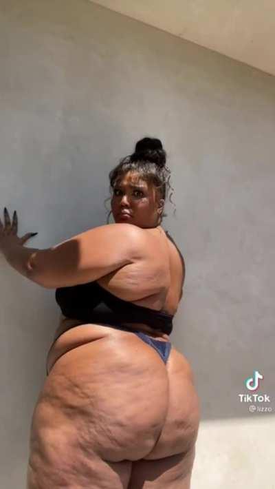 Lizzo big ass booty