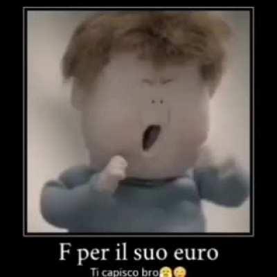 Raga F per questo povero ragazzo