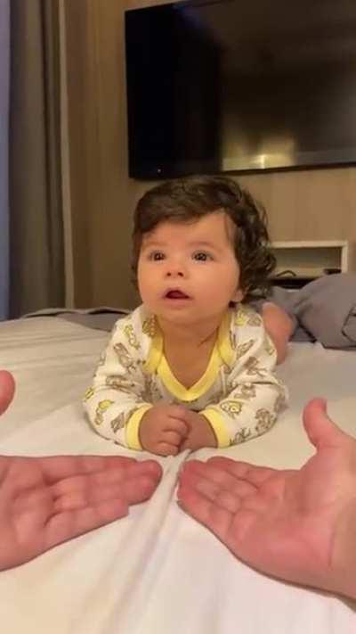 Couldn't decide whose hand to hold!