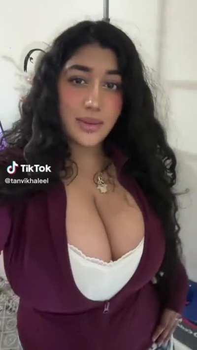 (tanvikhaleel) big boobs indian girl