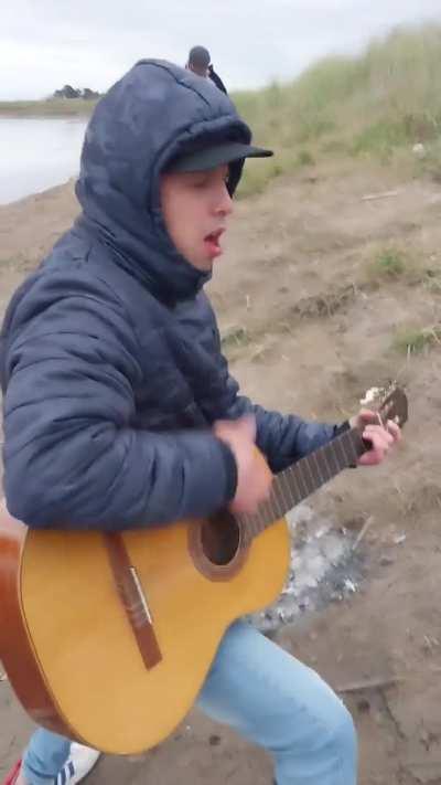 Los pibes cuando van de pesca 