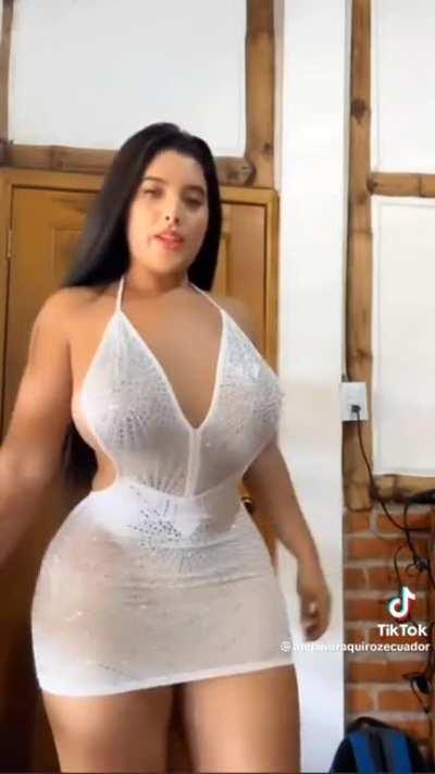 @alejandraquirozecuador