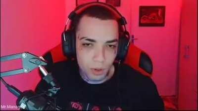 Ele é pedofilo chame o FBI