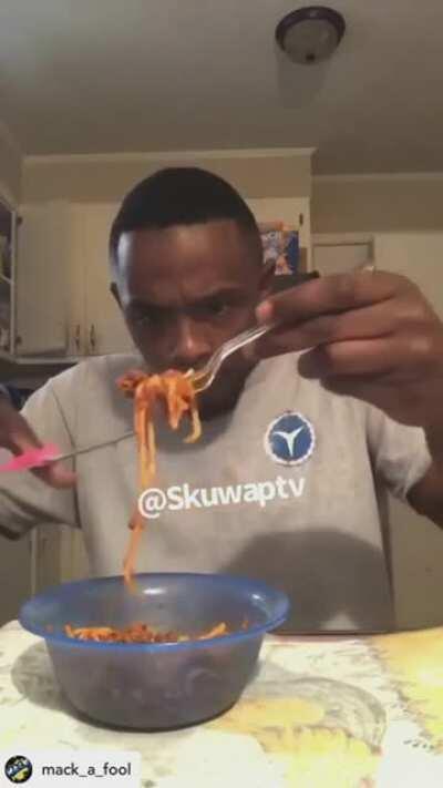 Unc Eats....watch till the end 🤣🤣🤣🤣