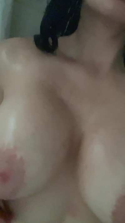 Would you jerk off to a showering video of me, 40(f)