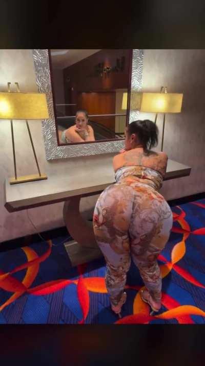 I would pound that phat ass omg