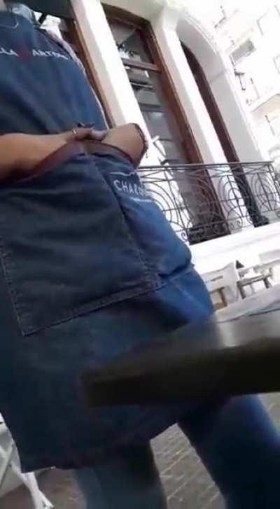 Clienta hincha pelotas