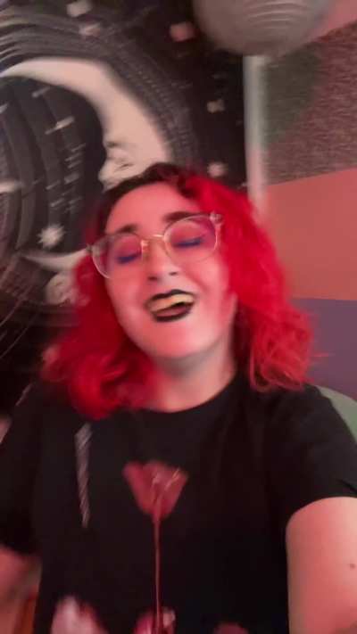 I'm a switch who loves kink and fetish! Let's play!