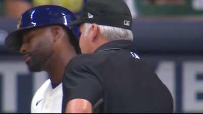 [Highlight] Scoreless game, Luis Castillo narrowly escapes a bases loaded jam in the 7th inning on a borderline pitch. Jackie Bradley Jr disagrees