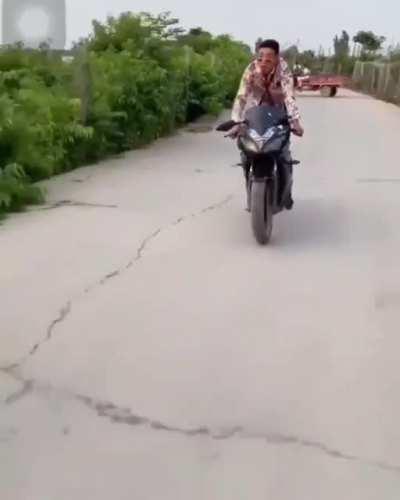 Training wheels included