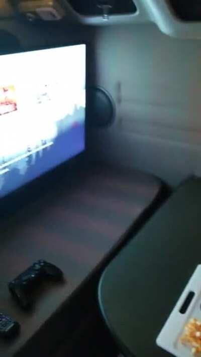 Thought I'd give you guys a little tour of the inside of my new Volvo. Quite homey 👌