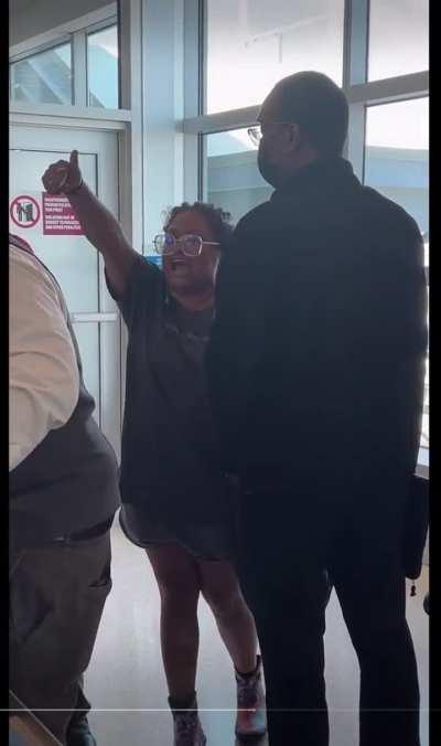 JFK Int’l: intoxicated passenger has a huge meltdown over not being allowed to board the plane