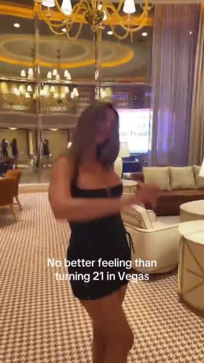 THE HOTEL ROOM??🤩