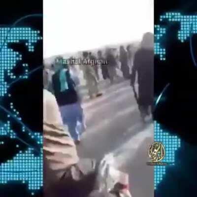 Pakistani cabins & offices burned/ransacked at Chaman border crossing [VIDEO]