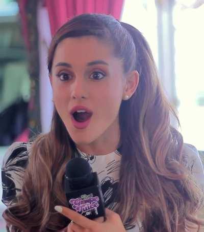 Ariana Grande's face is the perfect cumshot target