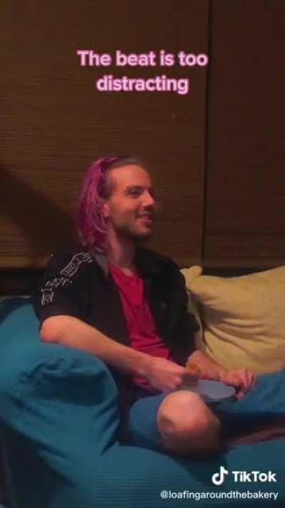 Good Buddy freestyled to her Claps😂👏🏾