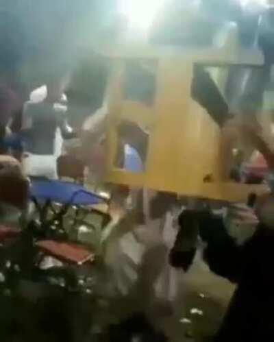 Absolutamente todos cuando suena este temazo