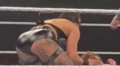 Que ganas tengo de reventarle ese culote🥵💗