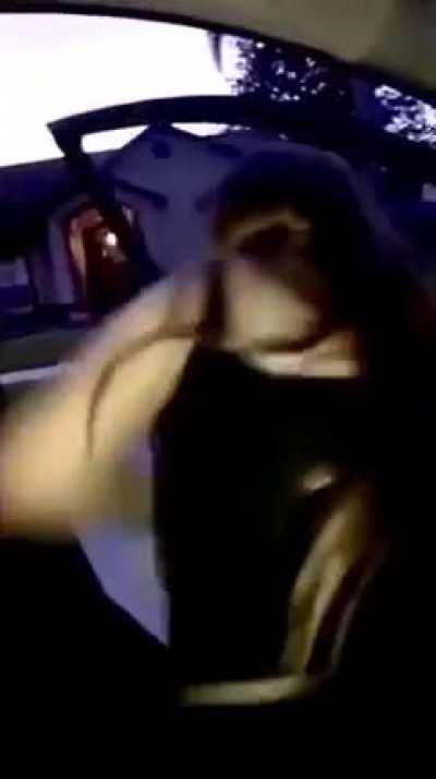 Her legs act like cartoon legs .