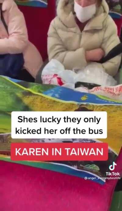 Was Karen being pestered because the mask 😷 was barely covering her nostrils?