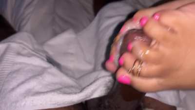 SUPER Cummy Toes. She made me cum 30 secs STRAIGHT !!! Here’s 10 of em ! 😈