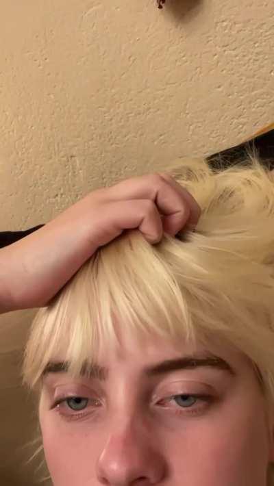 Billie Eilish Tit Jiggle (1080p, 60fps)