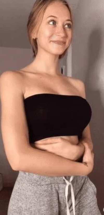 Her smile is unbeatable 🥰