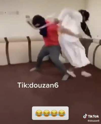 في المكوى مباشرا 😂😂😅