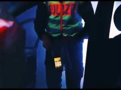 Araba kullanırken lütfen Telefon ile oynamayım.