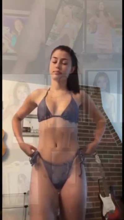 Ava milking her fan base 😍