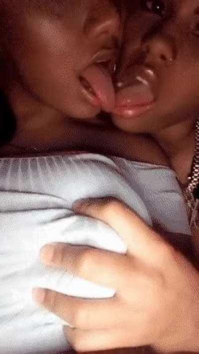 Gimme that titty n tongue