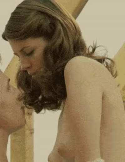 Mischa Barton in Closing the Ring (2007)