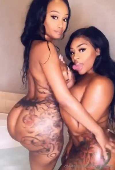 Two Baddies 🍑🤤😻❤️😍