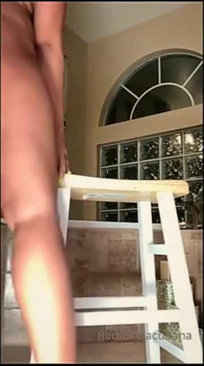 Lucky ass chair 😮😯🤤