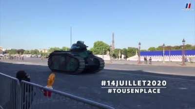 Somua S 35 and Char B1 bis on the place de la Concorde earlier today
