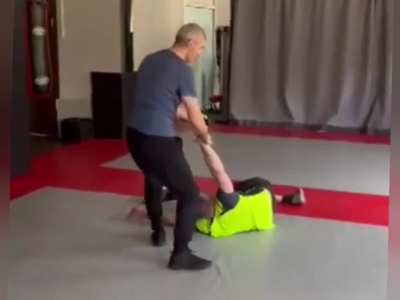 Dave's humping the gun again!