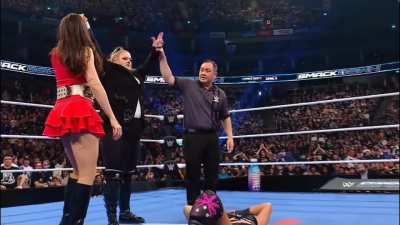 Zelina Vega enlists some help vs Chelsea Green & her Secret HERvice!