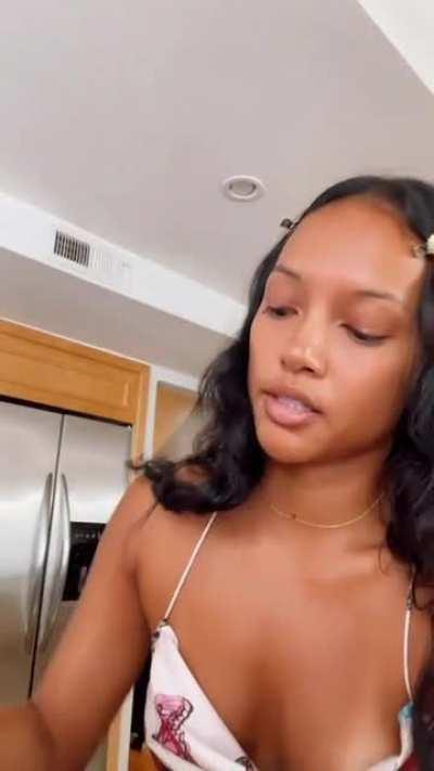 This was the most beautiful cooking showi ever seen 🤫 let's be adults and enjoy