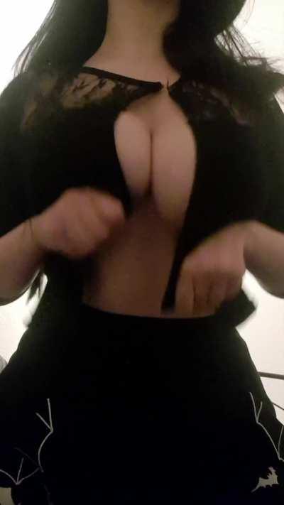 I know you looking for me 😍