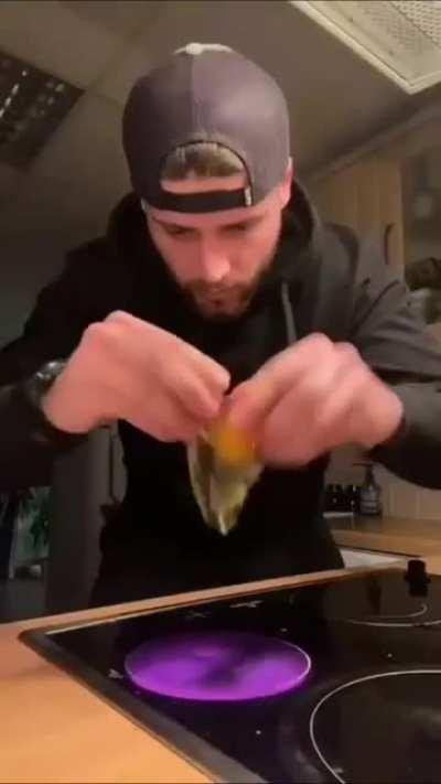 Eggstra sticky tongue