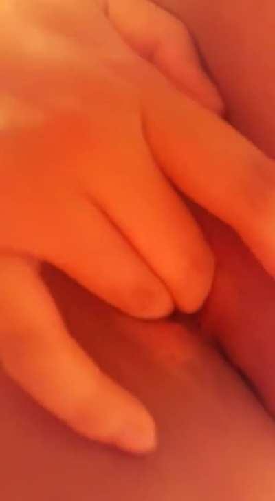 posting for the first time here. leave a horny comment to make me cum 🥵🥵