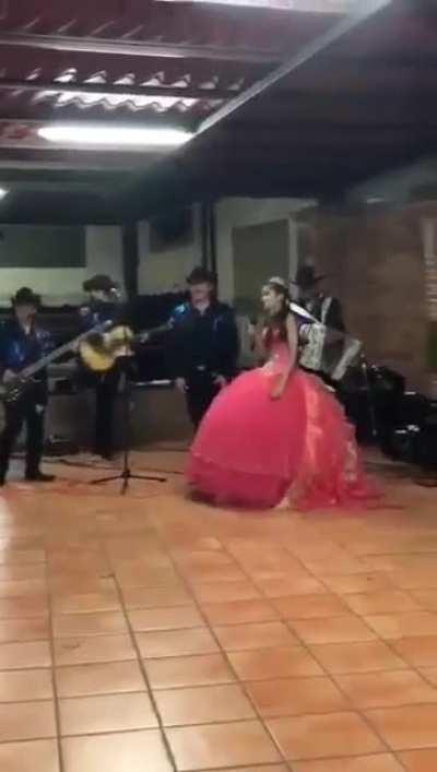 Aplaudanle para que se calle..