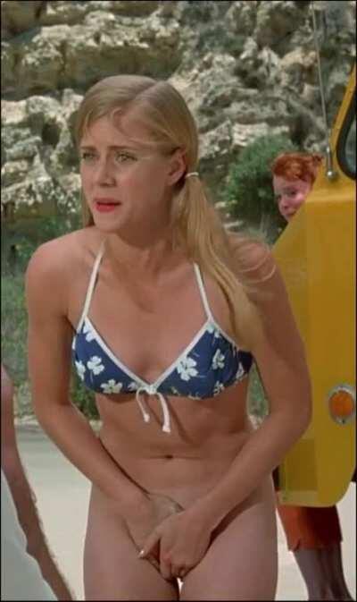Amy Adams Incredibly Sexy Tummy in Psycho Beach Party