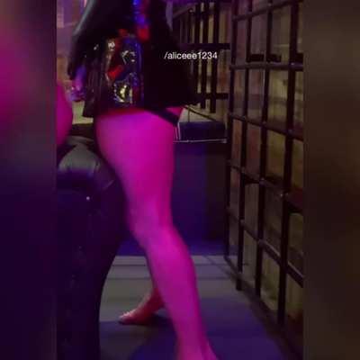 Training my new slave's ass. I start gently and then it gets stronger