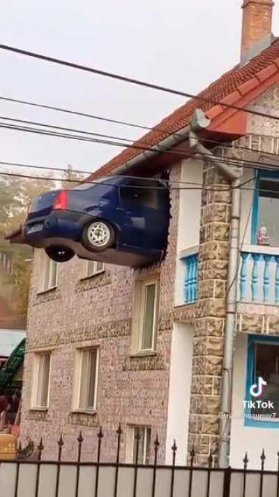 Любитель парковки поближе к подъезду