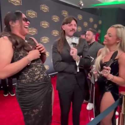 Getting grabby with Raquel at the WWE HoF | 04/18/25