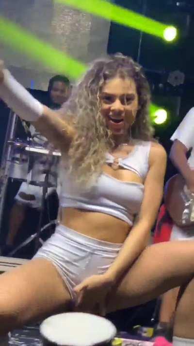 Rayssa Oliveira Pu$$y Popping on stage