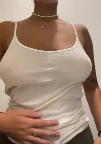 Would you mind if your girl wear this all the time ? 😈