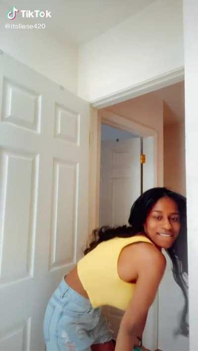 The Milkers 🤤 (@itsliese420)